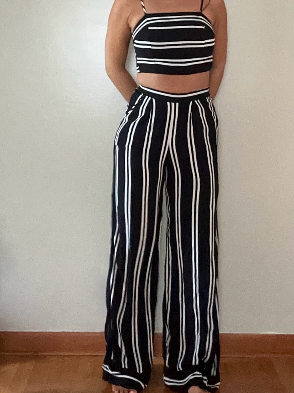 Lulu’s navy and white striped pant set
